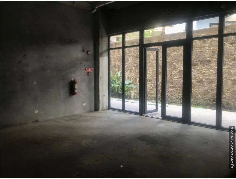 Alquiler de local comercial en la plazuela de alfaro, casco viejo