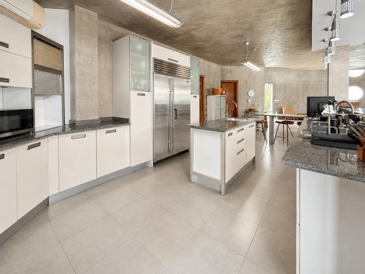 Casa de lujo en coronado panamá con amplio terreno y piscina