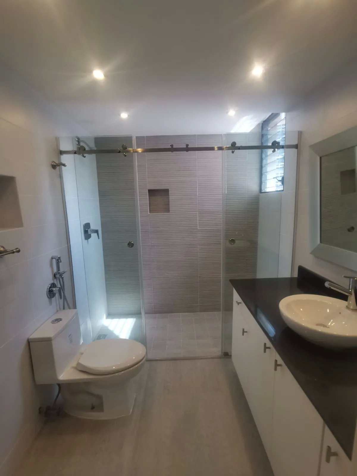 Venta de apartamento ph torre ebbelle, marbella