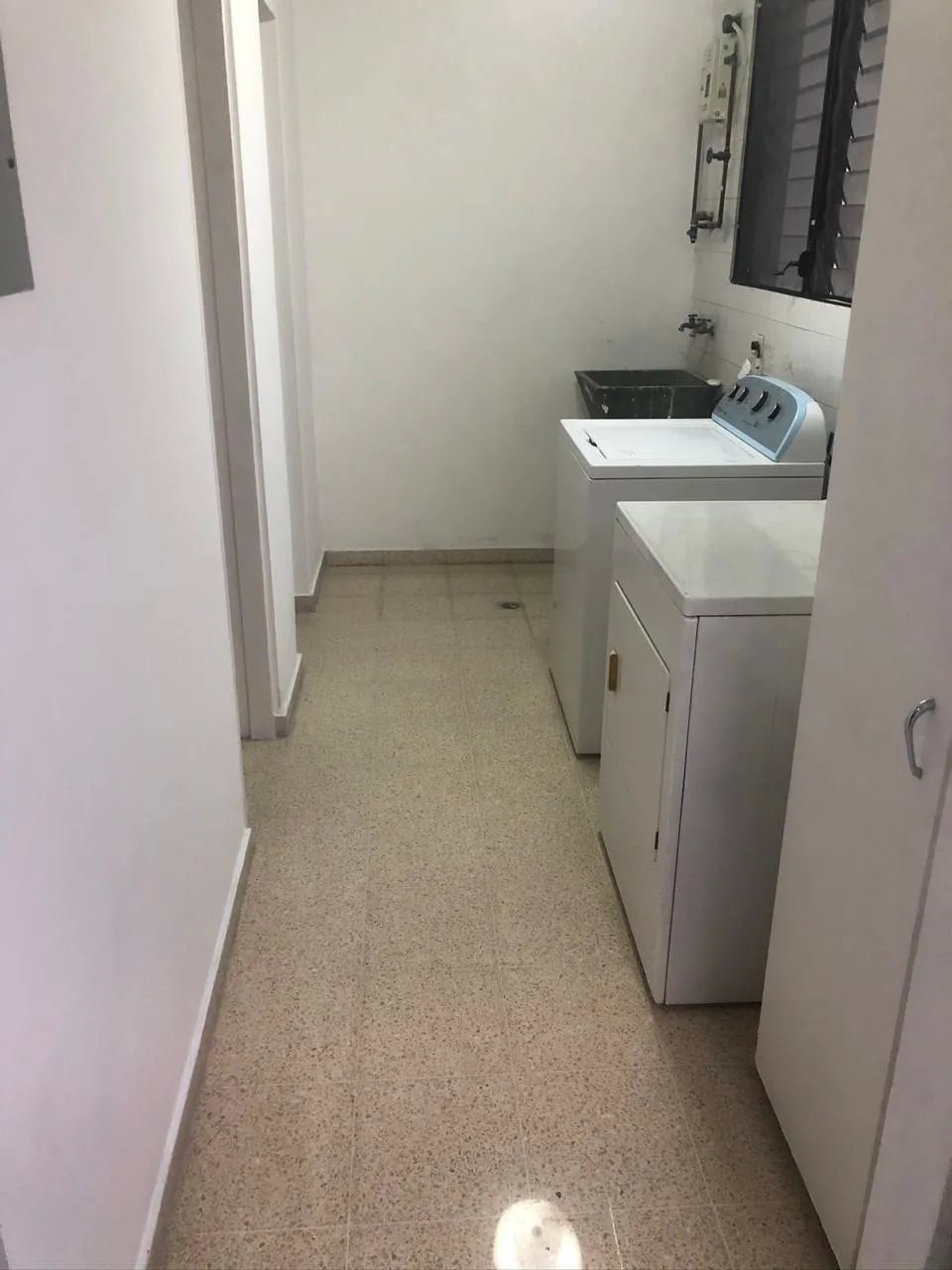 Venta de apartamento ph torre ebbelle, marbella