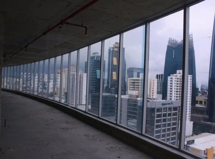 Espacio Comercial en Alquiler en Calle 50