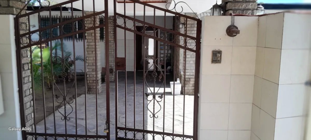 Venta de casa grande en las cumbres