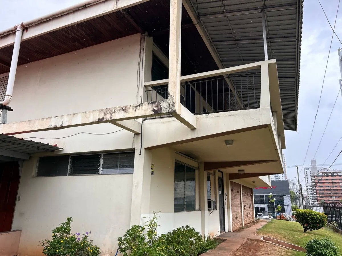 Casa en venta por calle 50