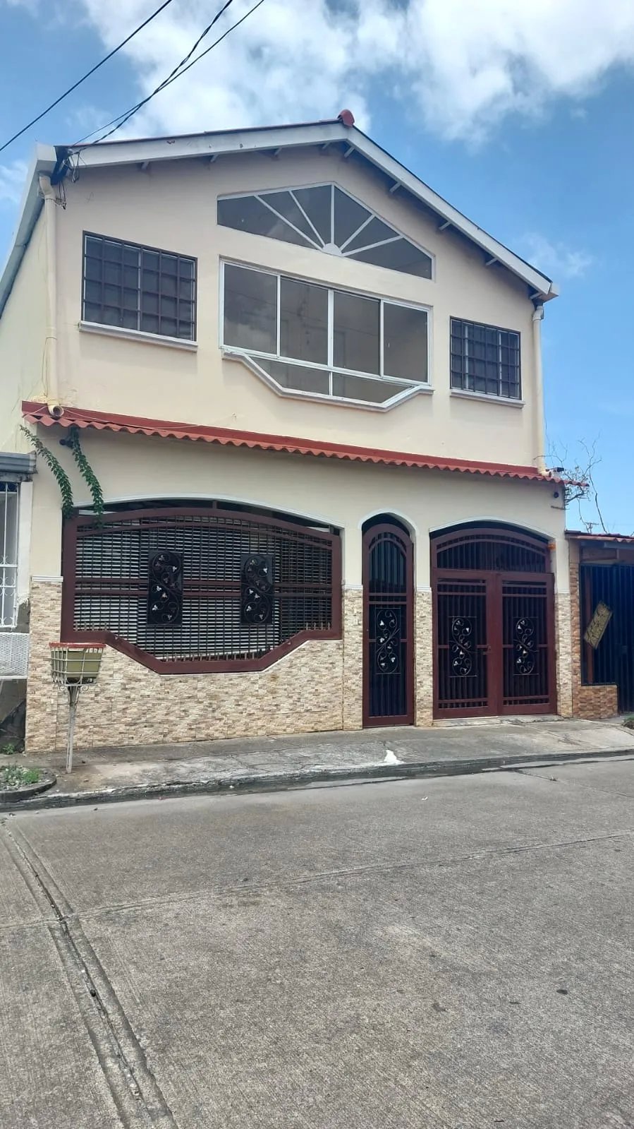 se vende casa duplex en Rio abajo