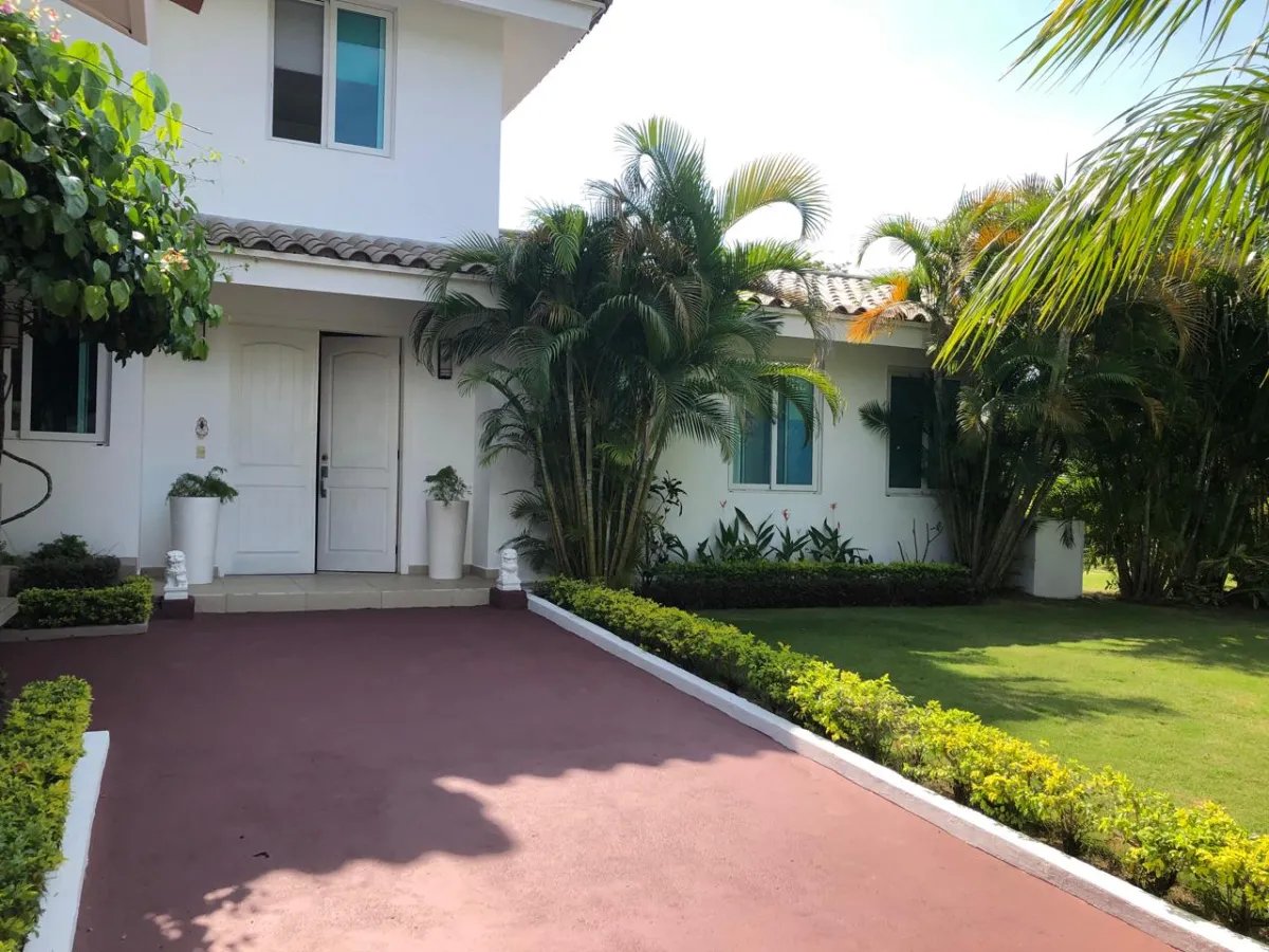 Alquiler de Apartamento Amoblado en Embassy Village