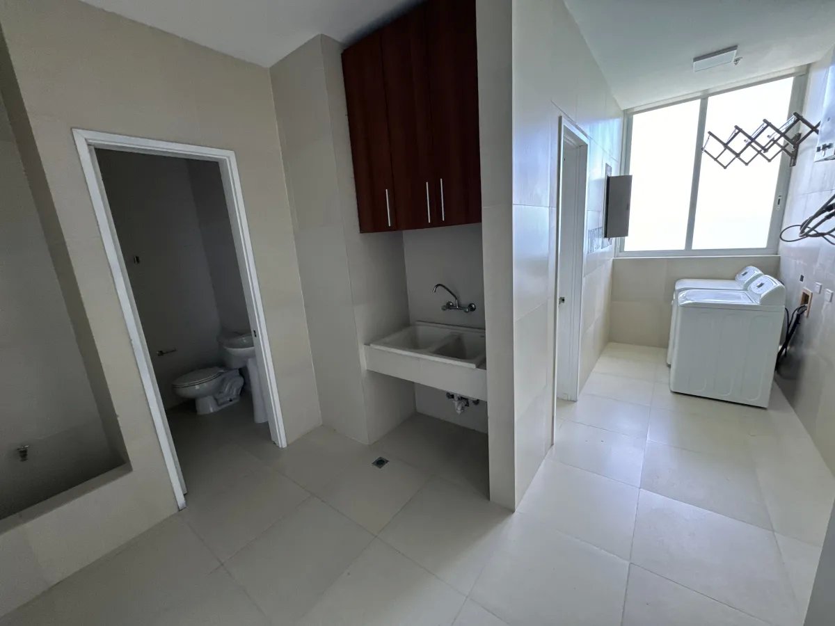ALQUILER DE APARTAMENTO LINEA BLANCA EN PH THE POINT PUNTA PAITILLA