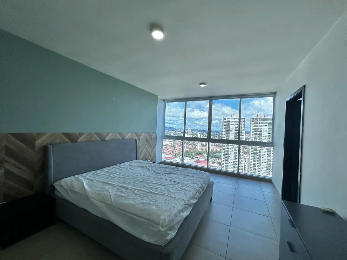 Alquiler de Apartamento Amoblado de 205m² en PH Country Club, Costa del Este