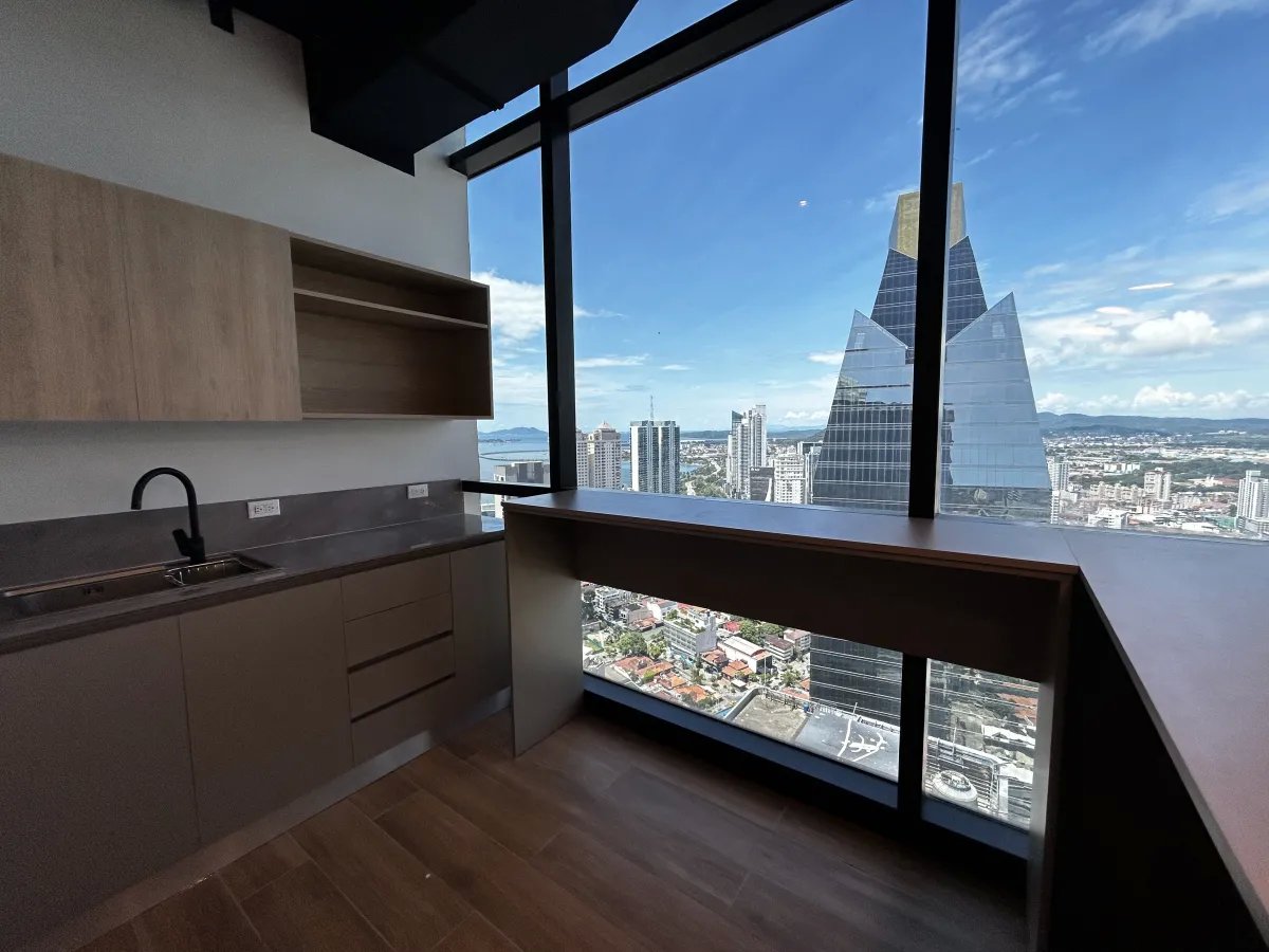 Oficina Amoblada de 154m² en Tower Financial Center, Calle 50  Lista ...