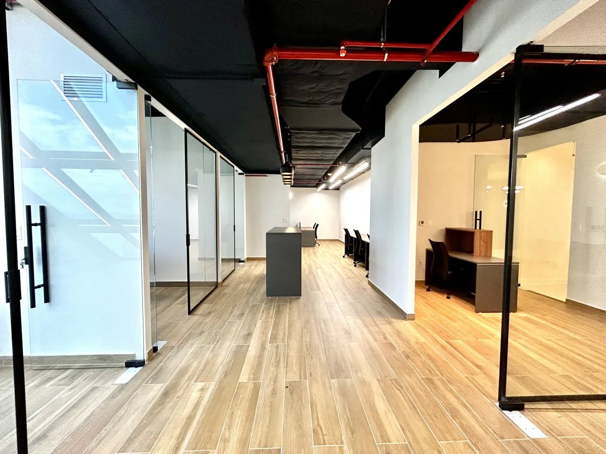 Oficina Amoblada de 154m² en Tower Financial Center, Calle 50  Lista para Ocupar