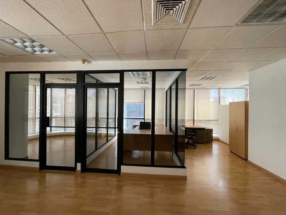 Oficina Amoblada de 175m² en Plaza Banco General, Calle 50  ¡Con Luz y Mantenimiento!