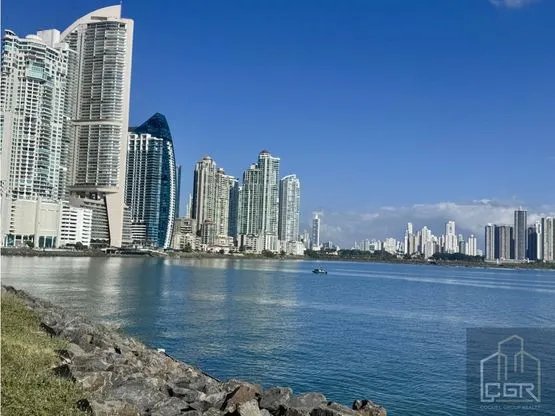 VENTA DE APARTAMENTO EN PH CASA 55 , OCEAN REEF, PUNTA PACIFICA