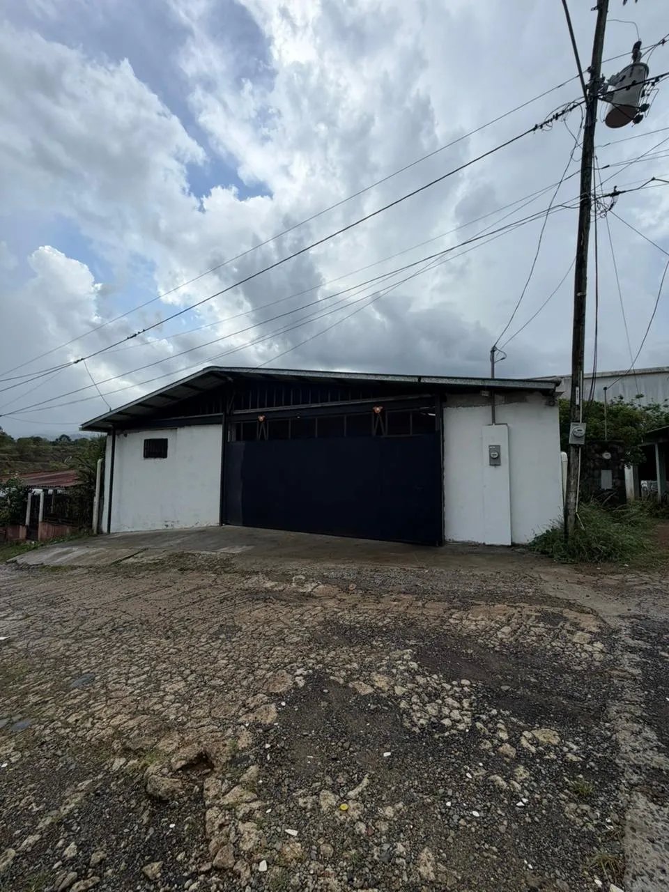 VENDO PROPIEDAD COMERCIAL  GALERA EN MAÑANITAS