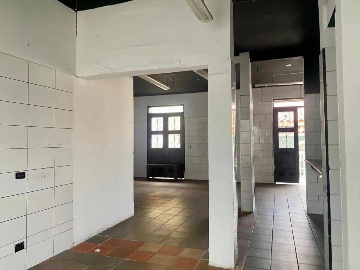 ALQUILER DE CASA COMERCIAL DE 5 NIVELES, EN CASCO VIEJO, PANAMA