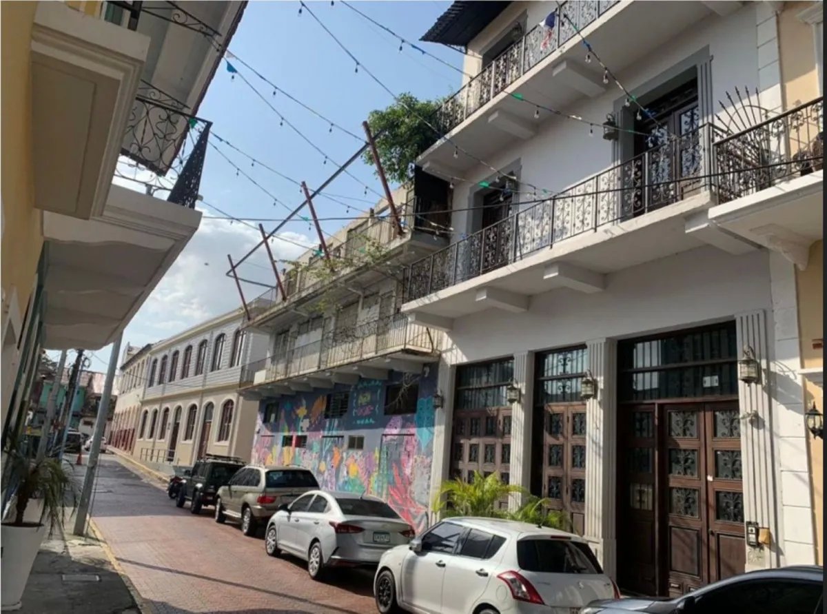 ALQUILER DE CASA COMERCIAL DE 5 NIVELES, EN CASCO VIEJO, PANAMA