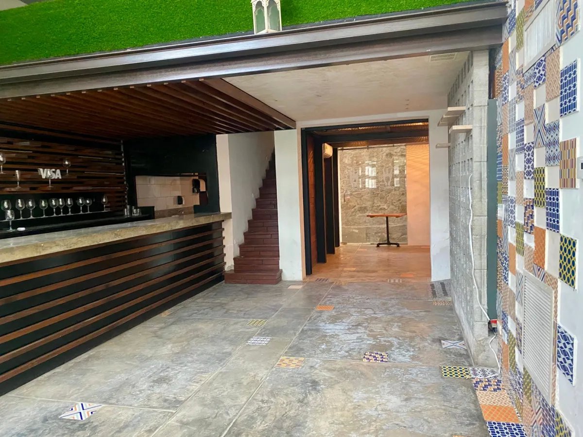 ALQUILER DE CASA COMERCIAL DE 5 NIVELES, EN CASCO VIEJO, PANAMA