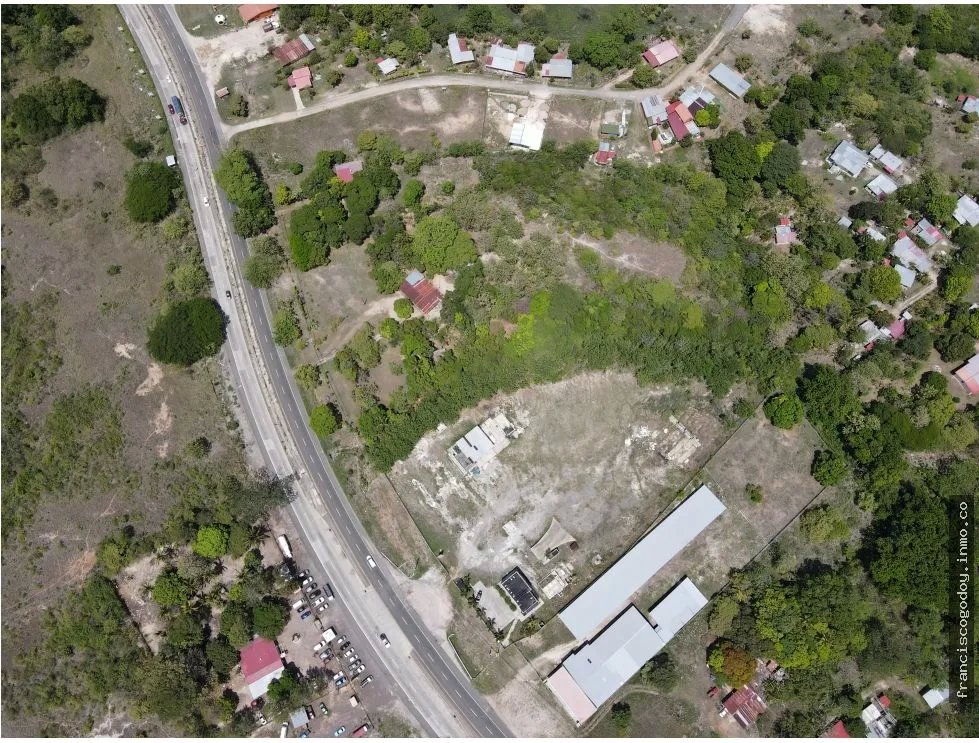Venta de terreno y estructura en El Coco, Penonomé