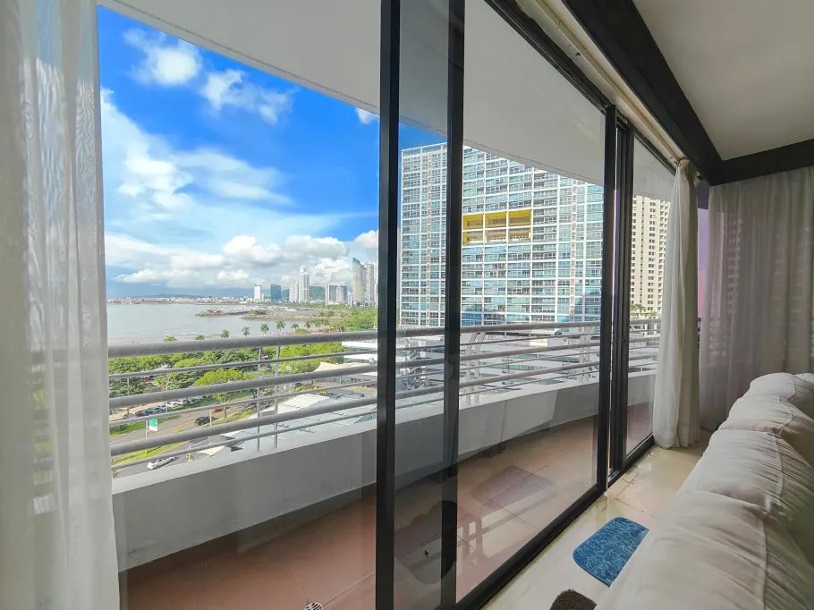 Venta de Apartamento en Avenida Balboa-Los Delfines
