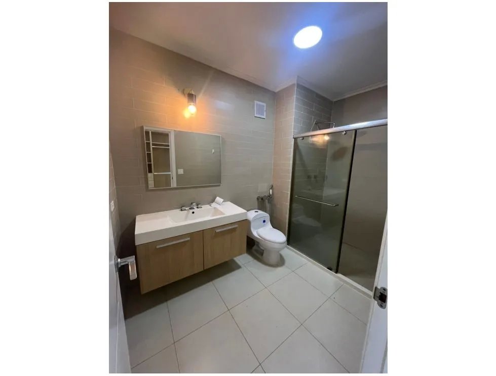 Alquiler de apartamento amoblado en PH White Tower, Av. Balboa