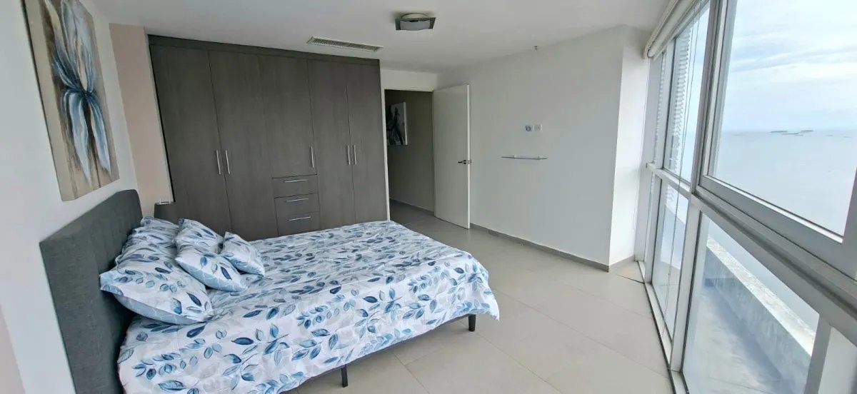 VENTA O ALQUILER EN PH YATCH CLUB AVENIDA BALBOA