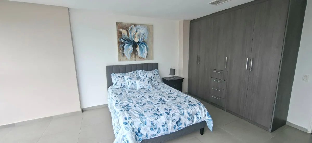 VENTA O ALQUILER EN PH YATCH CLUB AVENIDA BALBOA