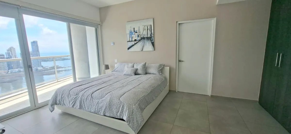 VENTA O ALQUILER EN PH YATCH CLUB AVENIDA BALBOA