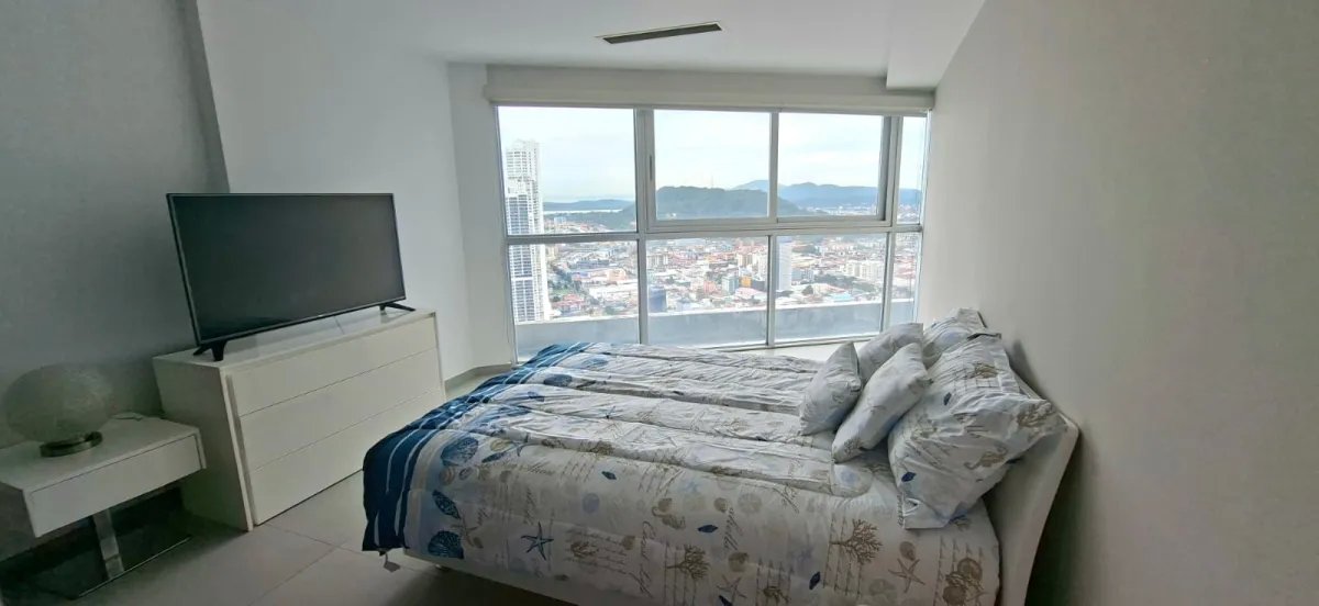 VENTA O ALQUILER EN PH YATCH CLUB AVENIDA BALBOA