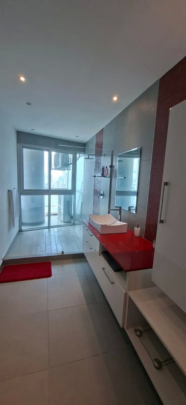 VENTA O ALQUILER EN PH YATCH CLUB AVENIDA BALBOA