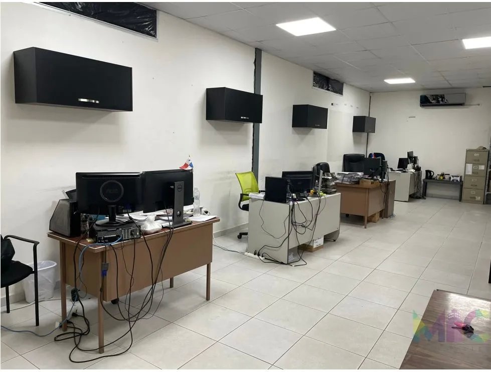 Se vende Local para uso comercial - Brisas del Golf