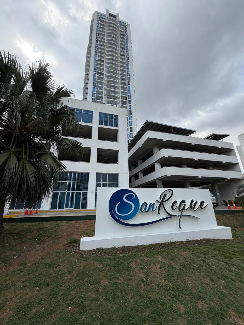 Furnished apartment for sale in PH San Roque, Via España