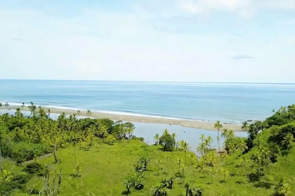 Venta de Terreno frente al Mar en Cuango, Colon