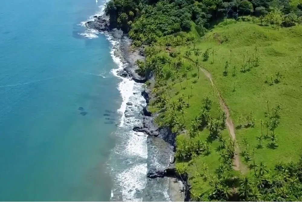 Venta de Terreno frente al Mar en Cuango, Colon