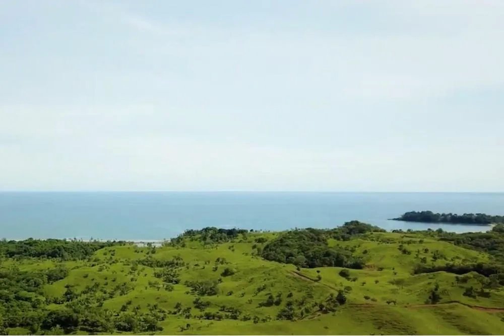 Venta de Terreno frente al Mar en Cuango, Colon
