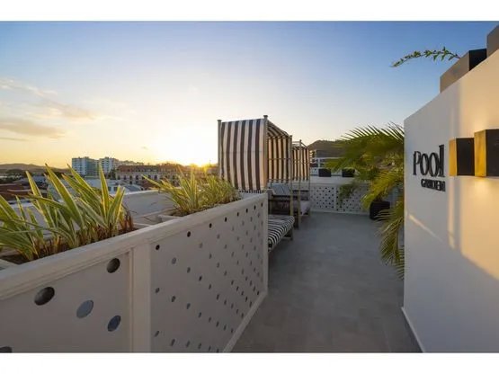 VENTA DE APARTAMENTO AMOBLADO EN PH MANSIÓN BALUARTE CASCO ANTIGUO