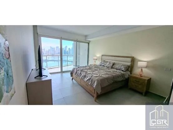 VENDO/ ALQUILO APARTAMENTO AMOBLADO PH YACHT CLUB.