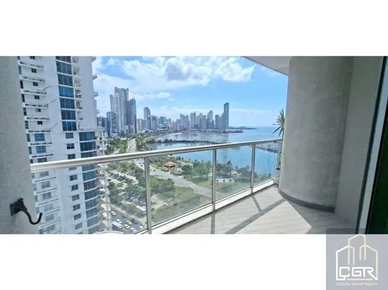 VENDO/ ALQUILO APARTAMENTO AMOBLADO PH YACHT CLUB.