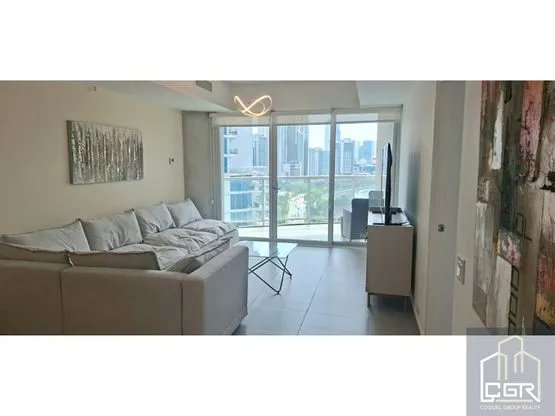 VENDO/ ALQUILO APARTAMENTO AMOBLADO PH YACHT CLUB.