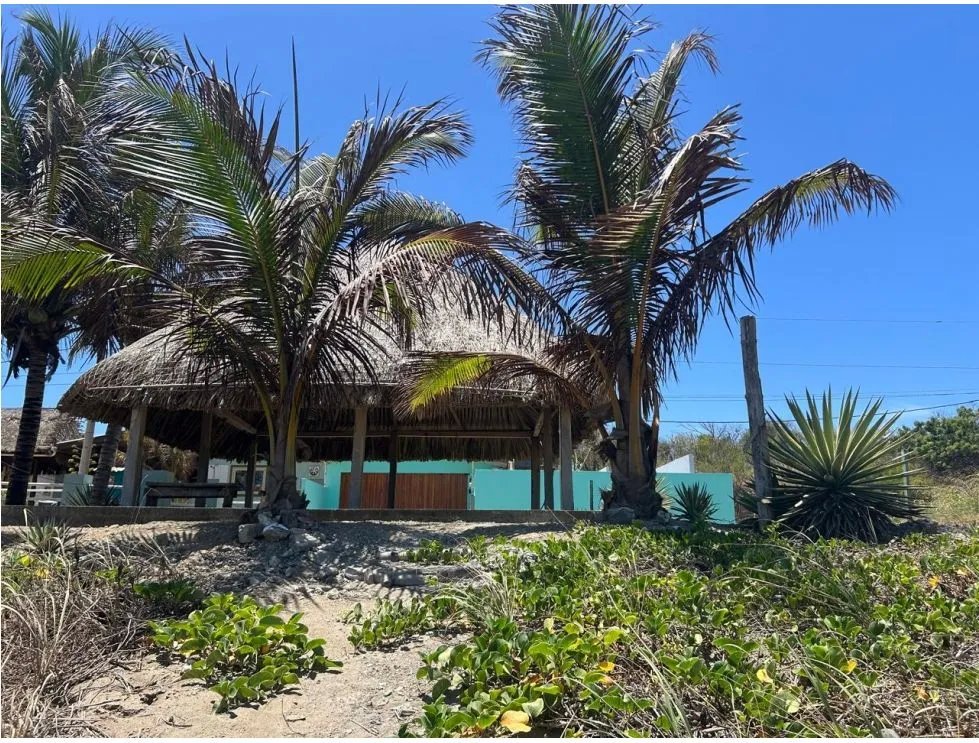 Venta de casa frente al mar en Playa Uverito