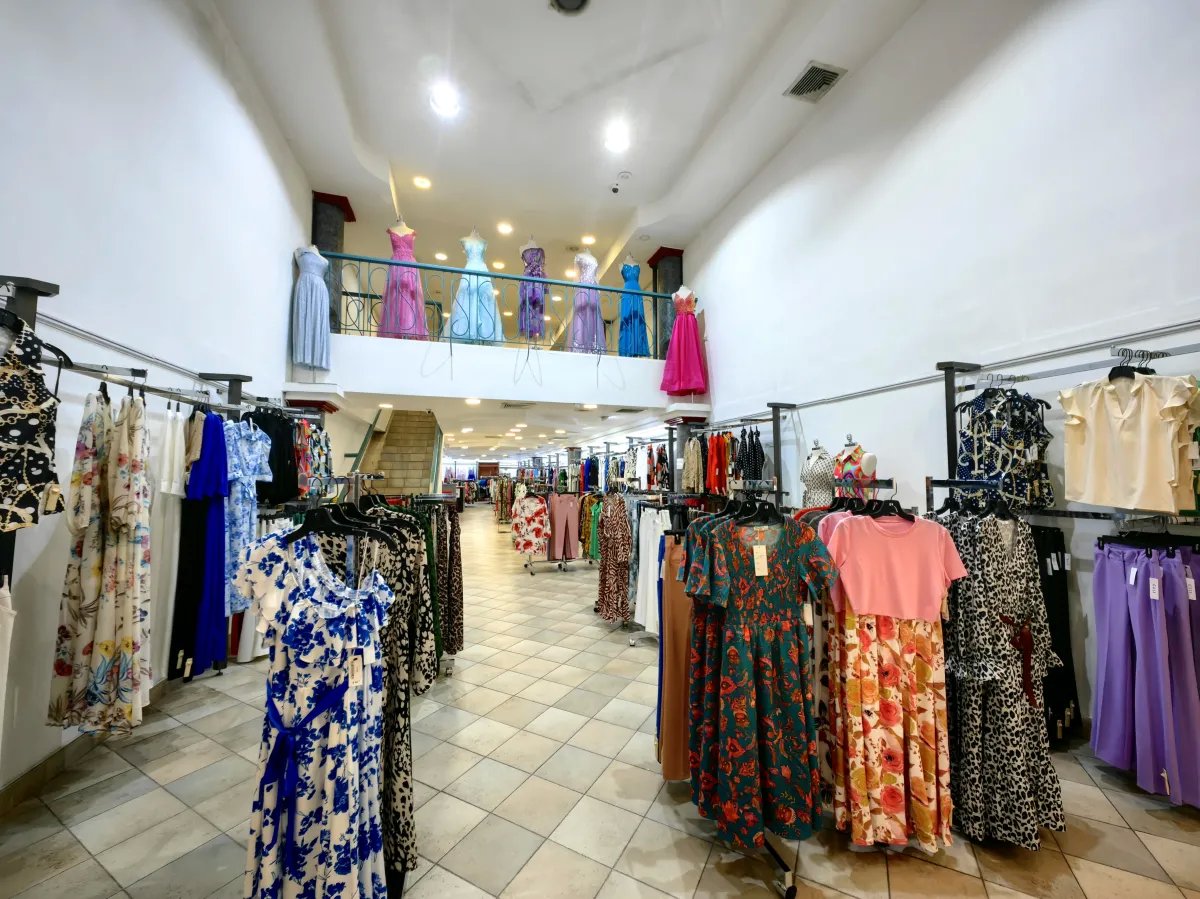 Commercial Space for Sale in Dorado Mall