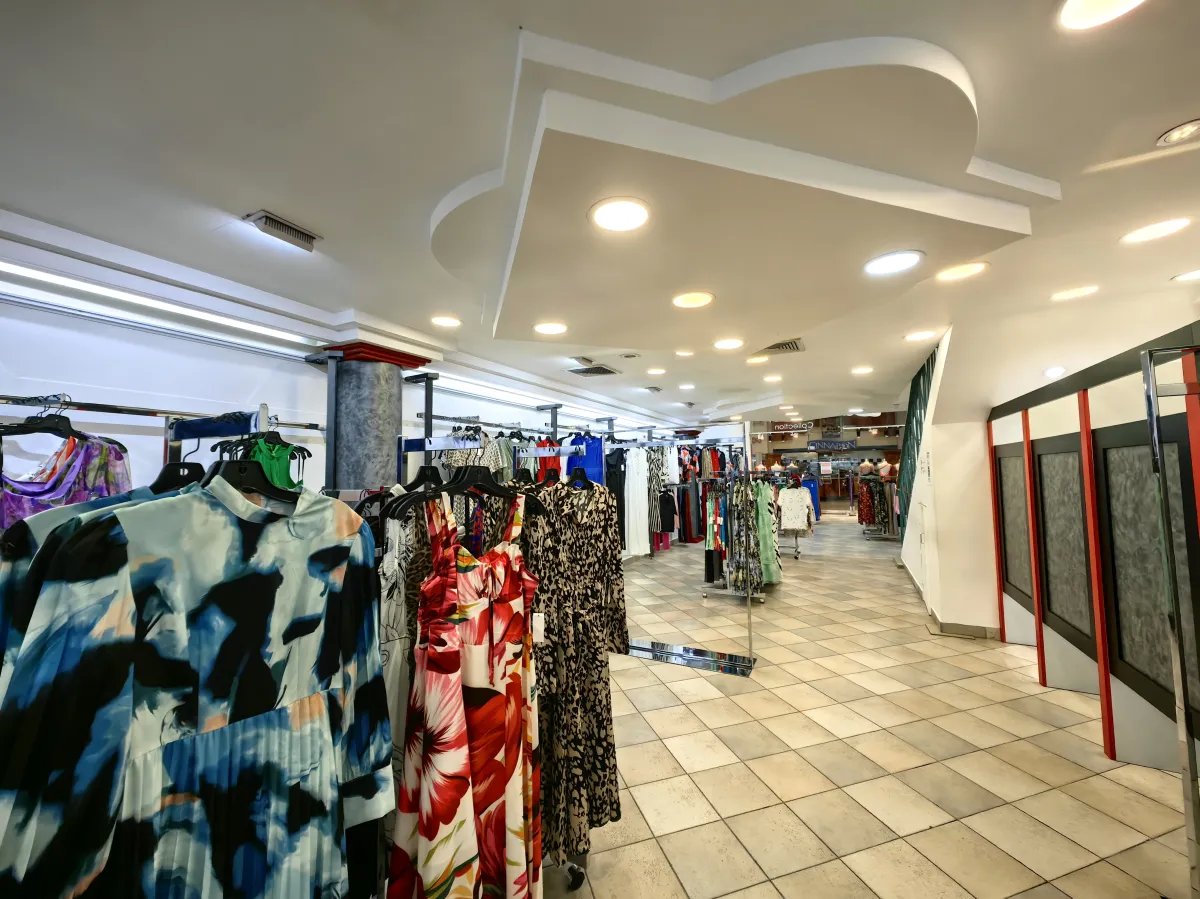 Commercial Space for Sale in Dorado Mall
