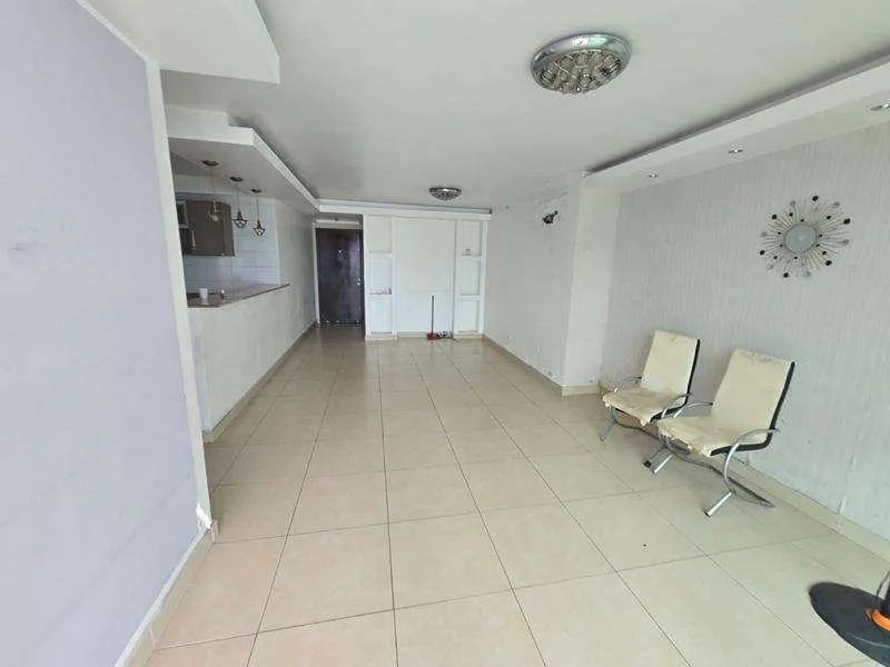 Venta de apartamento en PH King's Park, Condado del Rey