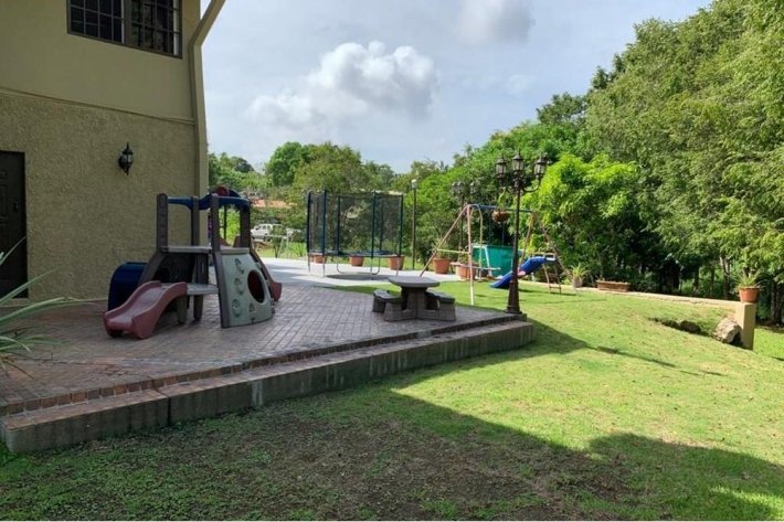 Para inversionistas: Se vende complejo residencial en Clayton