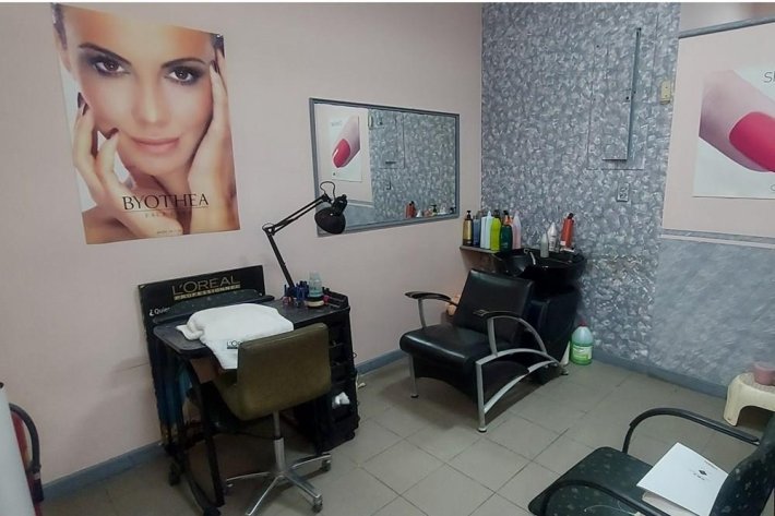 Se Vende Salón de Belleza, Condado del Rey