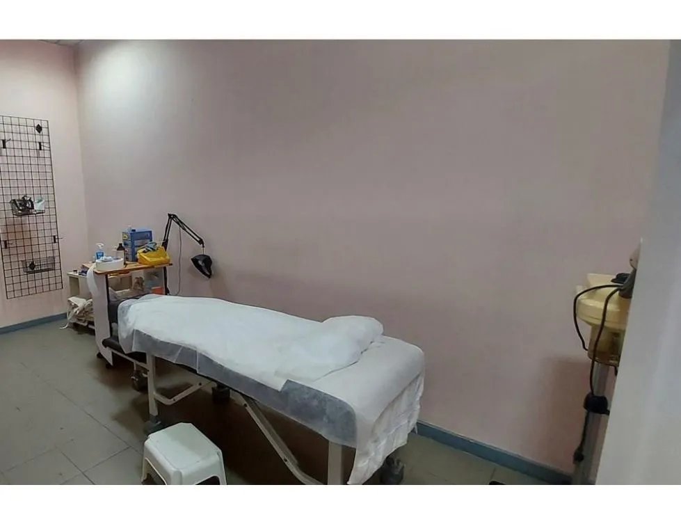 Se Vende Salón de Belleza, Condado del Rey