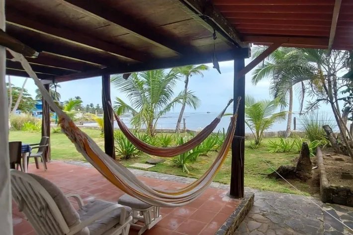Se Vende Casa frente al mar en Viento Frío, Colón
