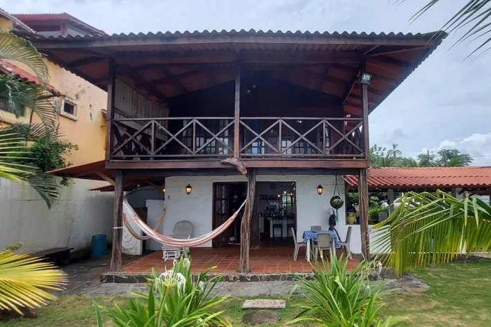 Se Vende Casa frente al mar en Viento Frío, Colón