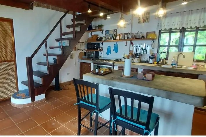 Se Vende Casa frente al mar en Viento Frío, Colón