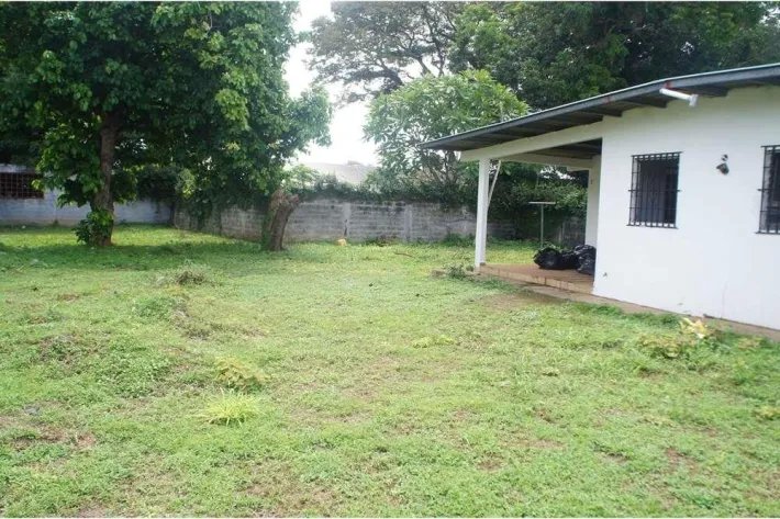 Venta de terreno con casa en David, Chiriquí