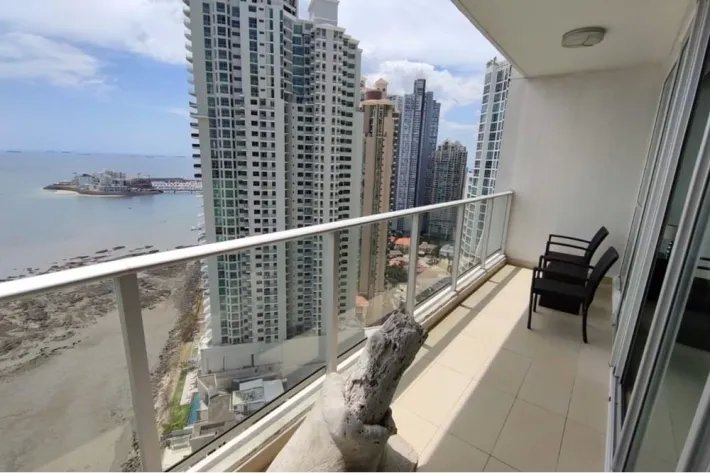 Se alquila apartamento amoblado en Punta Pacífica