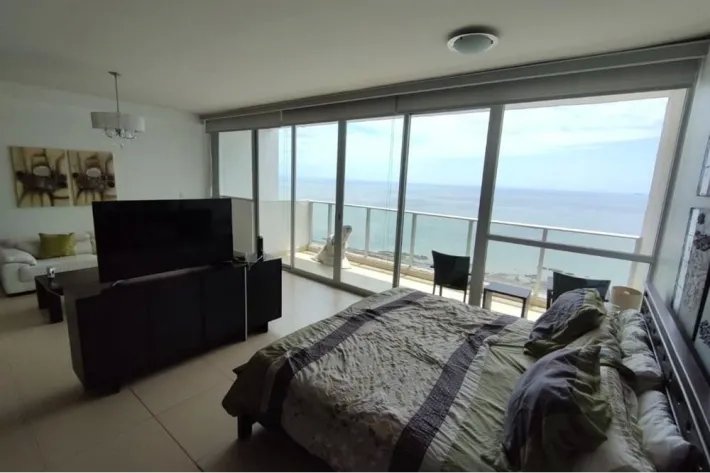 Furnished apartment for sale in Punta Pacífica