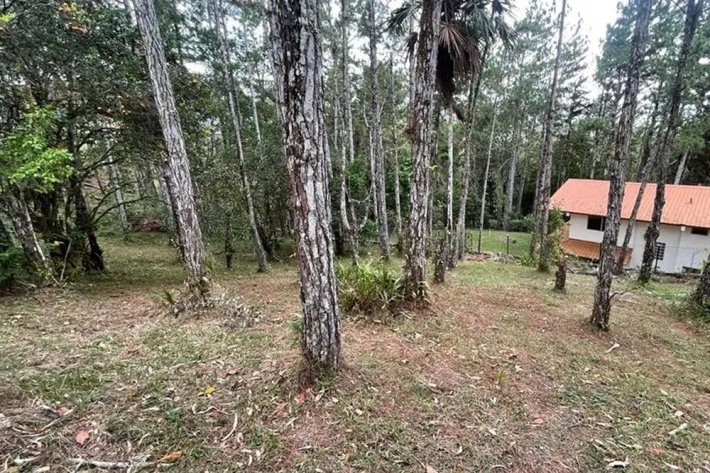Se vende terreno con cabaña en Altos de Cerro Azul, Chilibre